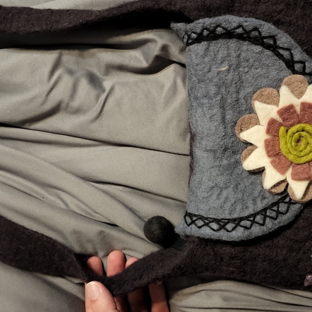 Handmade Wool Bag - Picture 7 of 11